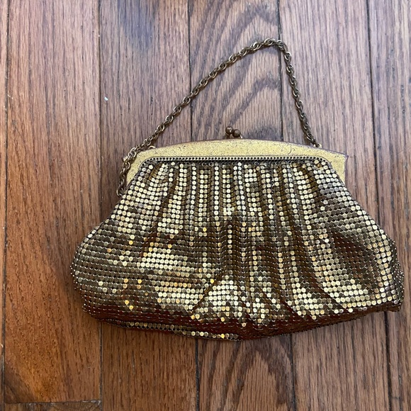 Vintage Whiting and Davis, Gold Tone, Kisslock Evening Bag.  Made in the USA. - Picture 2 of 8